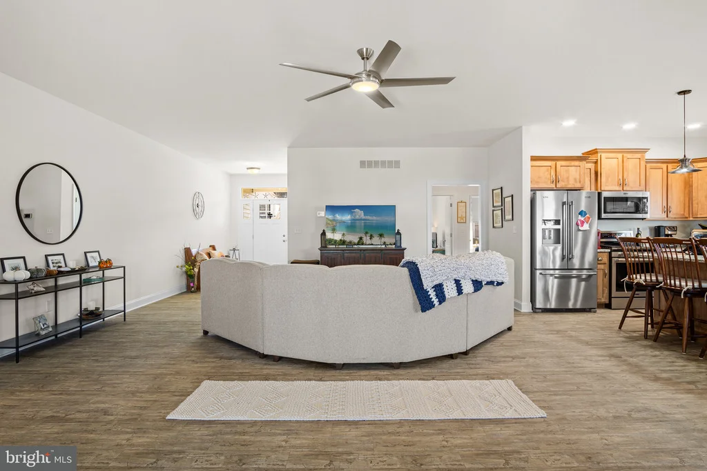 Photo of 226 UNIVERSITY DRIVE