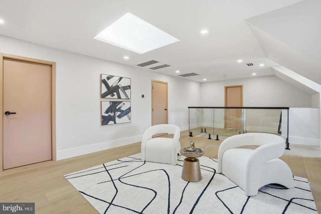 Photo of 1124 SAVILE LANE