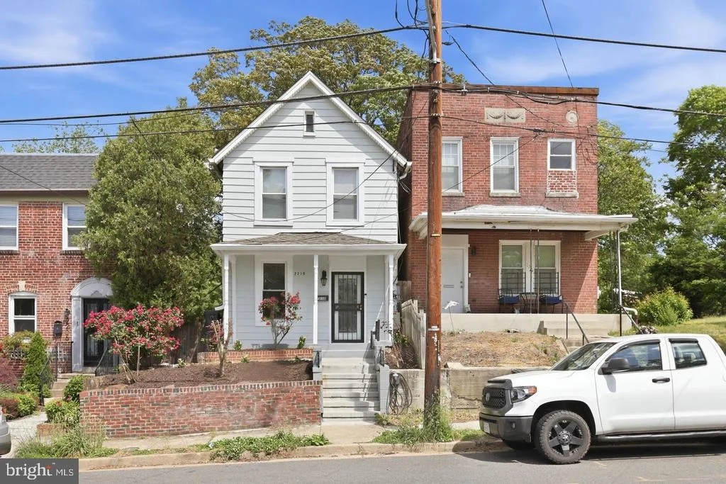 Photo of 2210 BRYAN PLACE SE