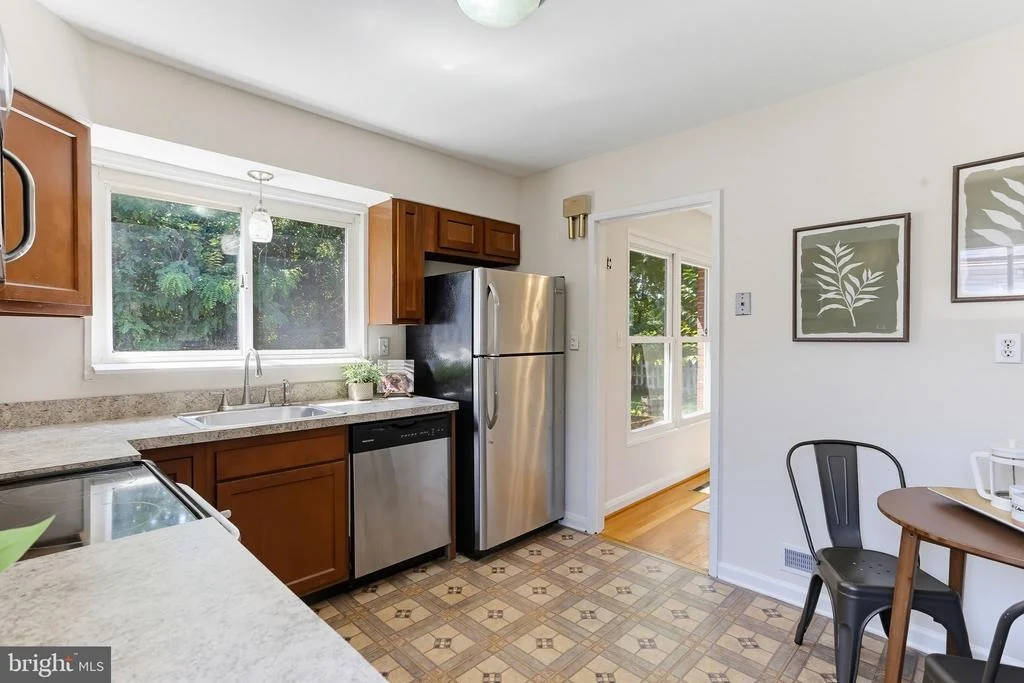 Photo of 6000 MOOREHEAD ROAD