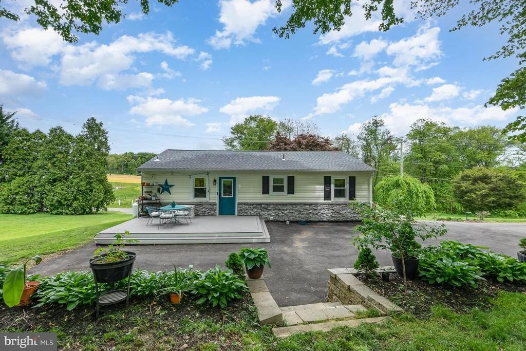 Photo of 2585 RED TOAD ROAD