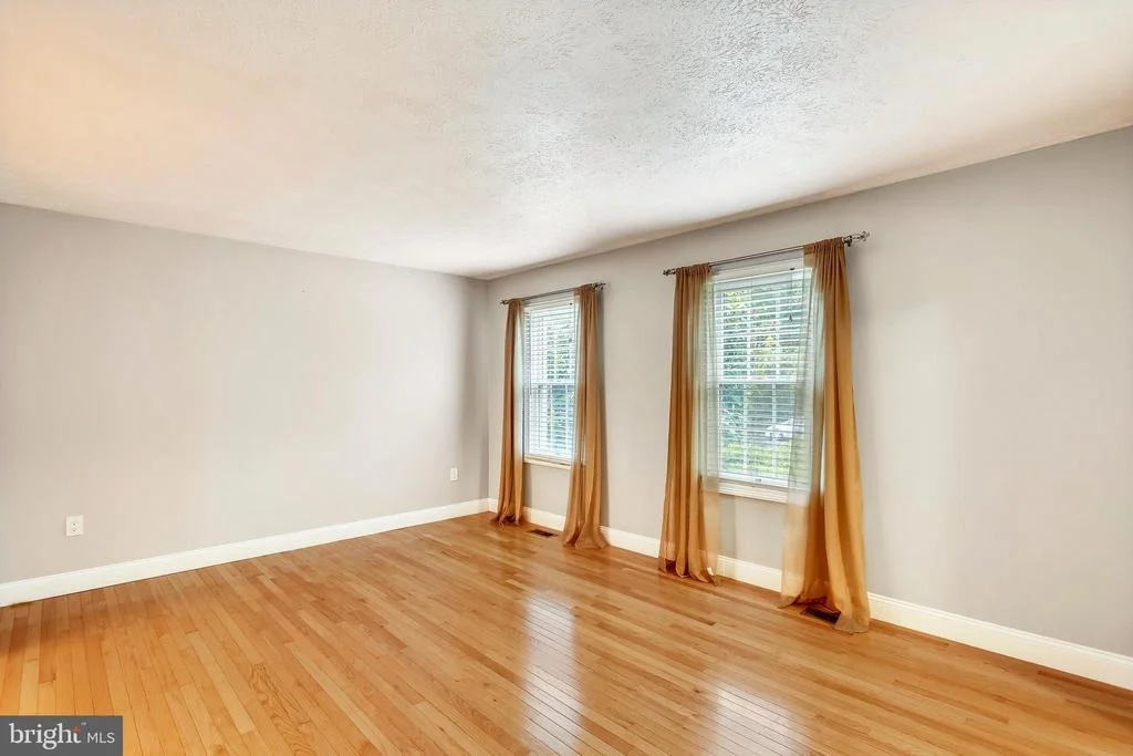 Photo of 15209 DONNA DRIVE