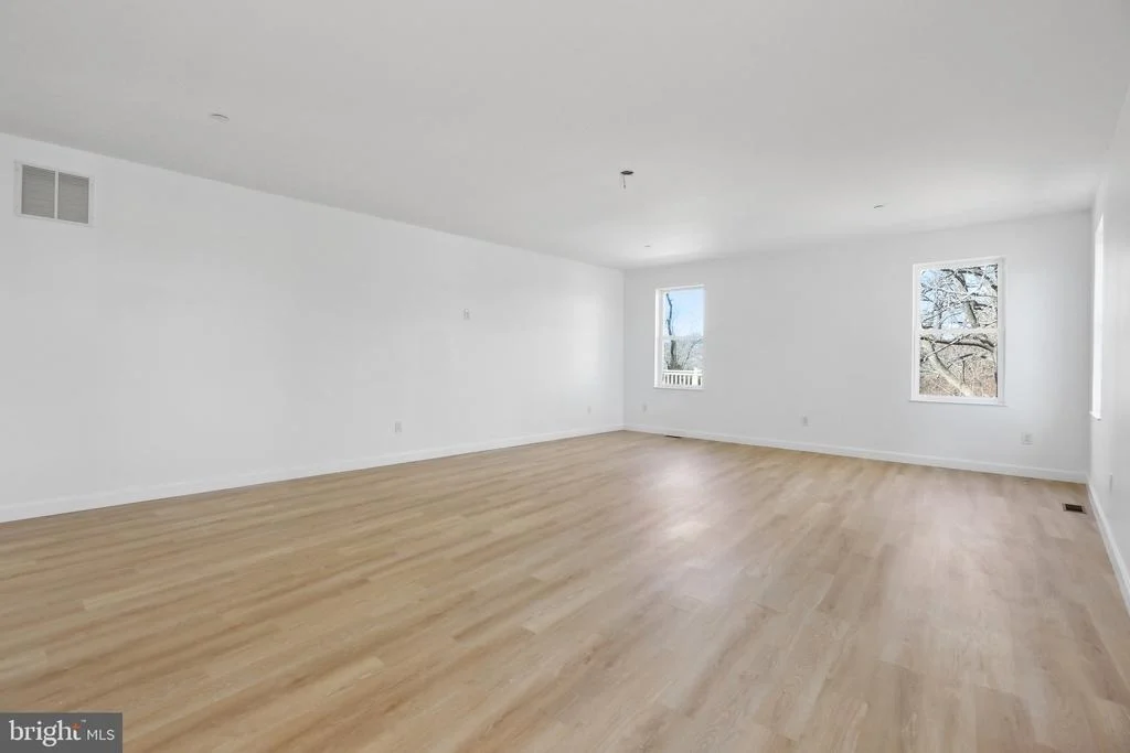 Photo of 8325 GROVE ANGLE ROAD