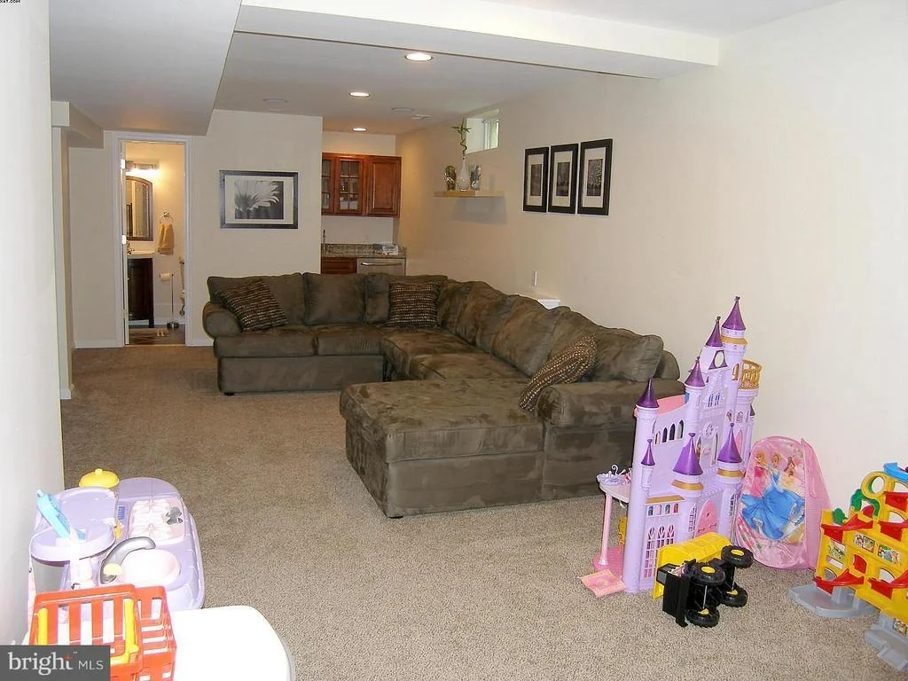 Photo of 127 BOOKHAM LANE