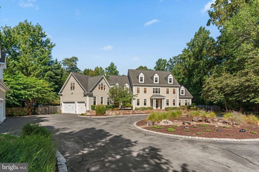 Photo of 370 EAGLE HILL ROAD