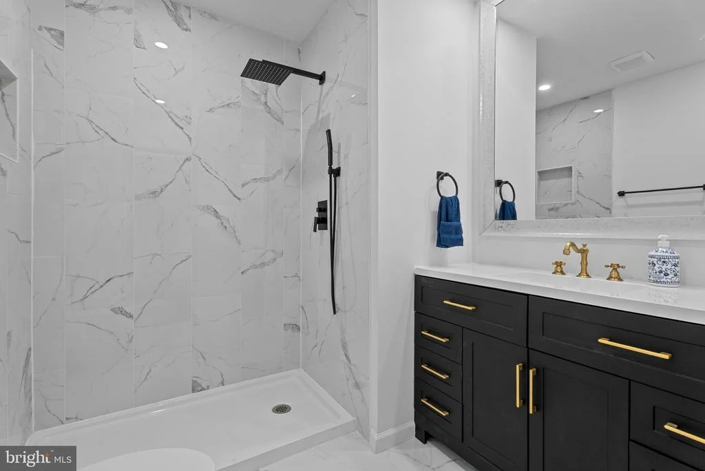 Photo of 6822 BUCKINGHAM LANE