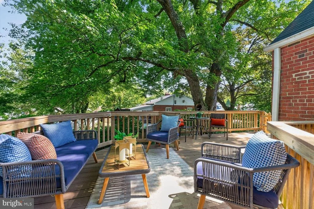 Photo of 1503 CREST ROAD
