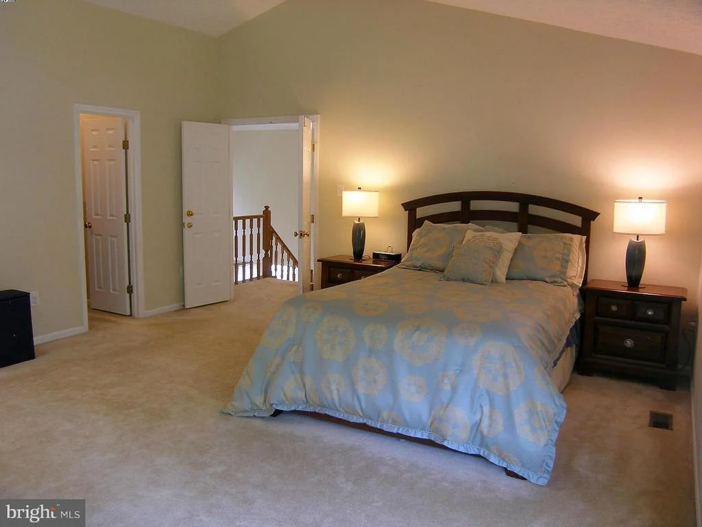 Photo of 127 BOOKHAM LANE