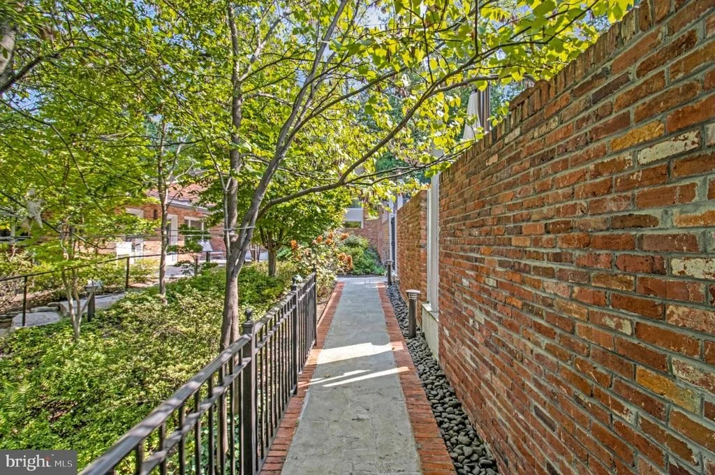 Photo of 1753 ARMY NAVY DRIVE