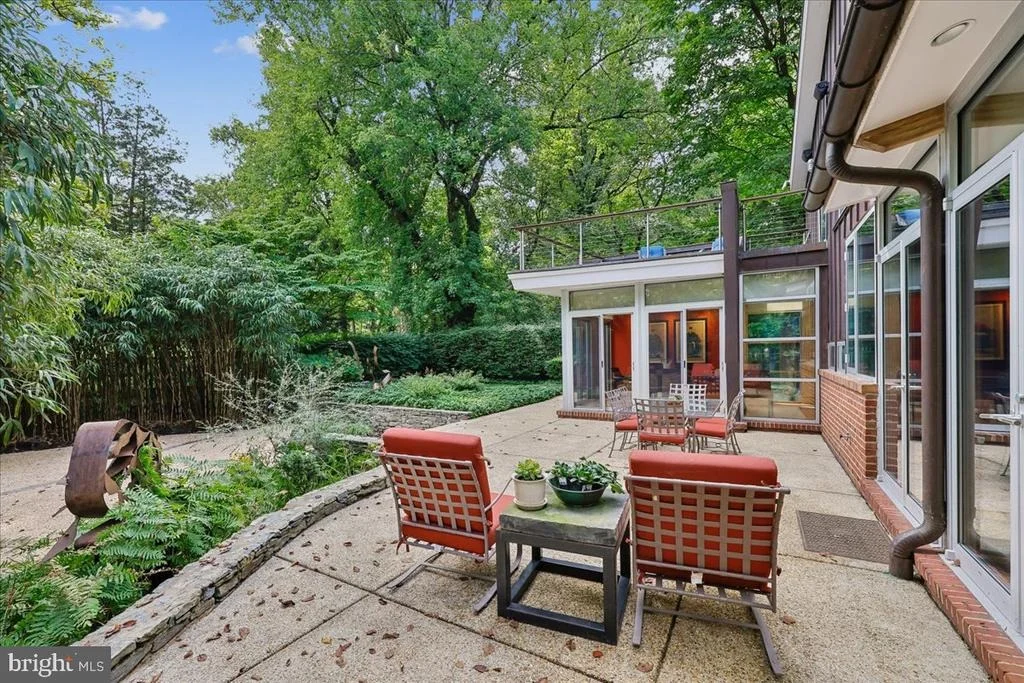 Photo of 1212 WOODSIDE PARKWAY