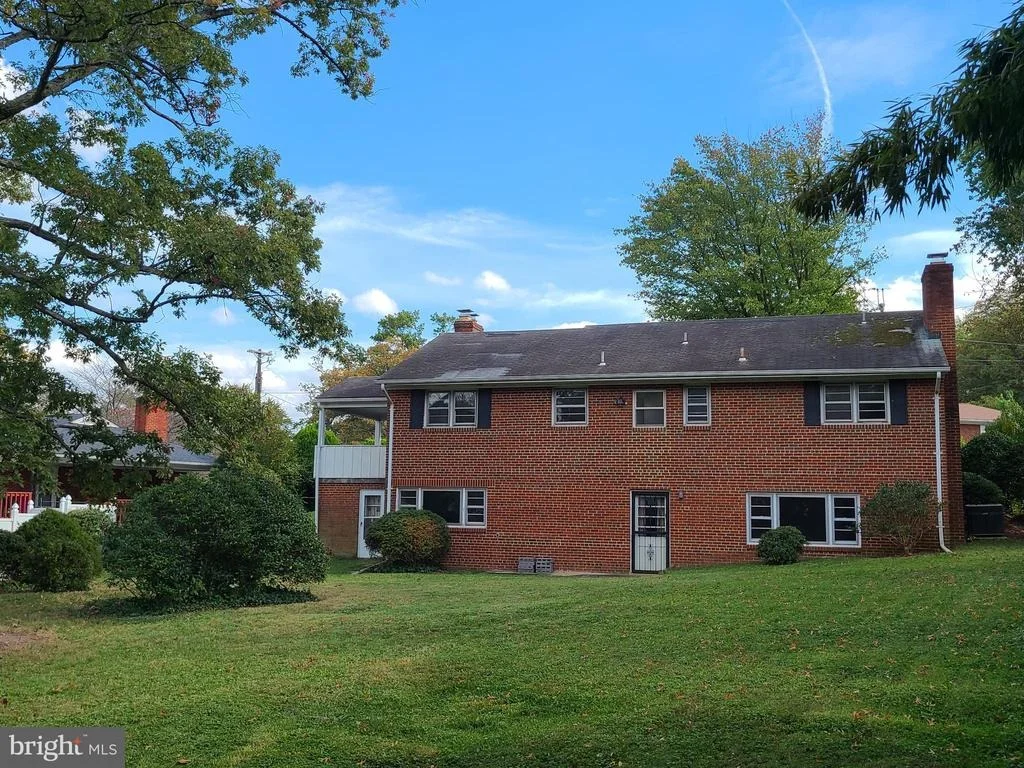 Photo of 1904 FOREST DALE DRIVE