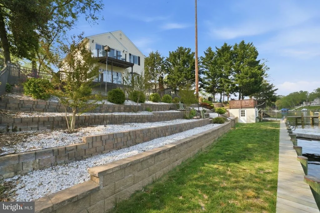 Photo of 426 RIVERSIDE DRIVE
