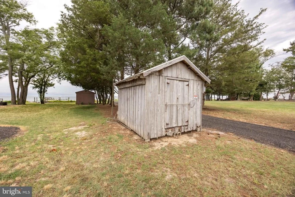 Photo of 7940 RIVERVIEW ROAD