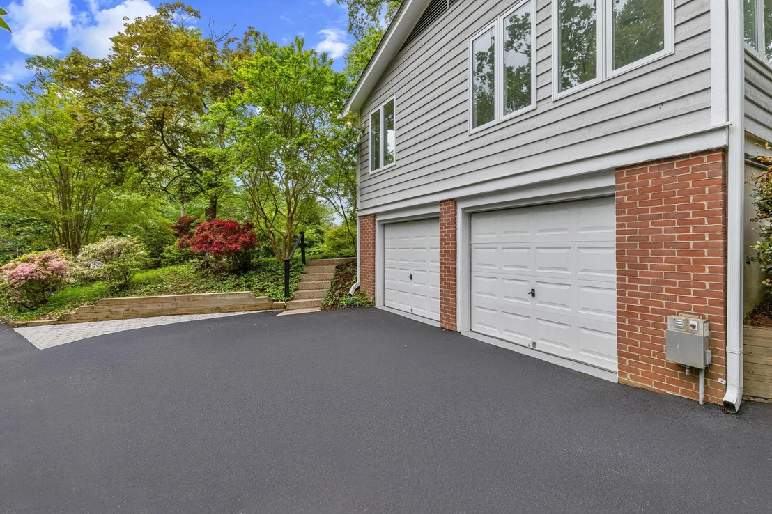 Photo of 2611 OGLETON ROAD