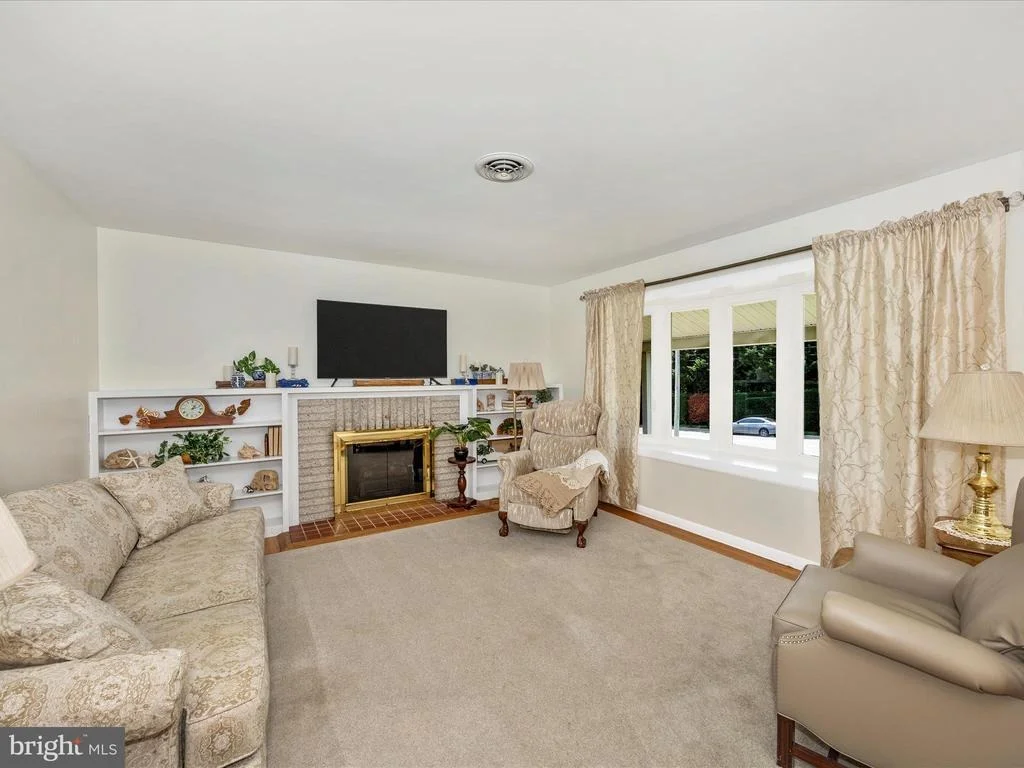 Photo of 5634 SHOOKSTOWN ROAD