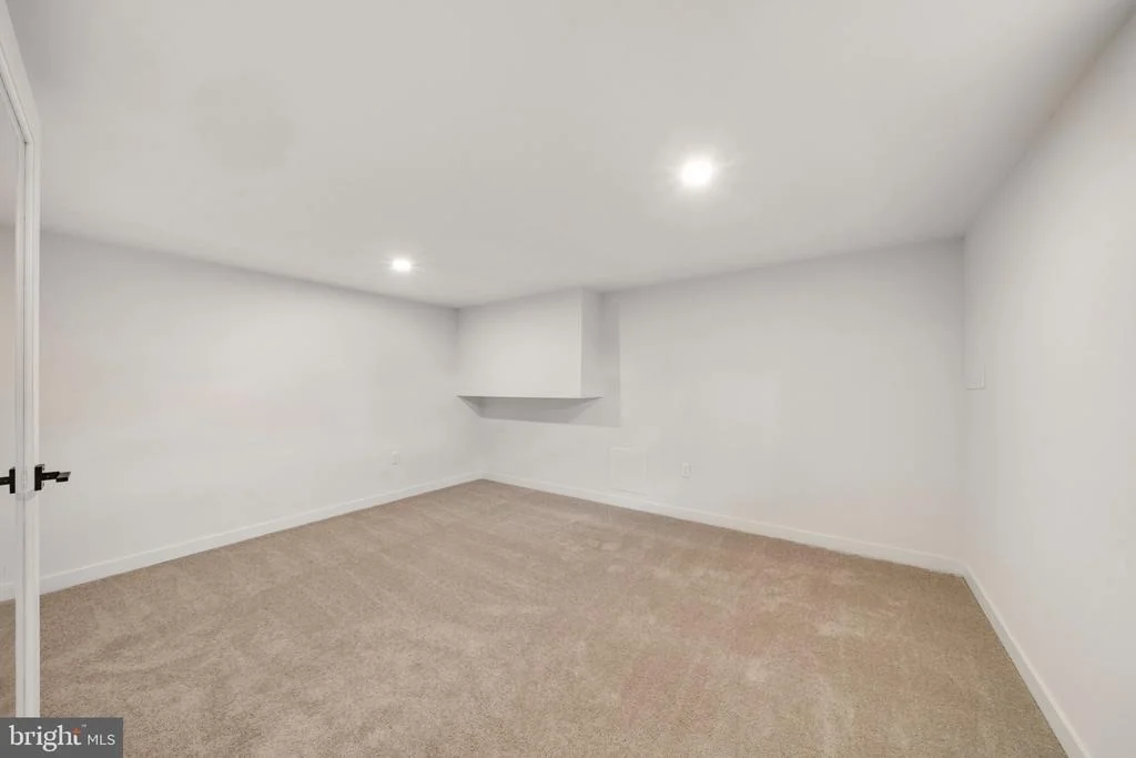 Photo of 615 TANEY AVENUE