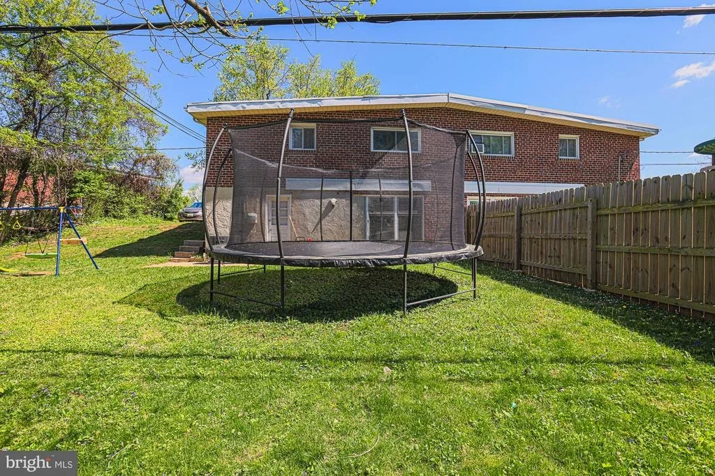 Photo of 2451 FOREST GREEN ROAD