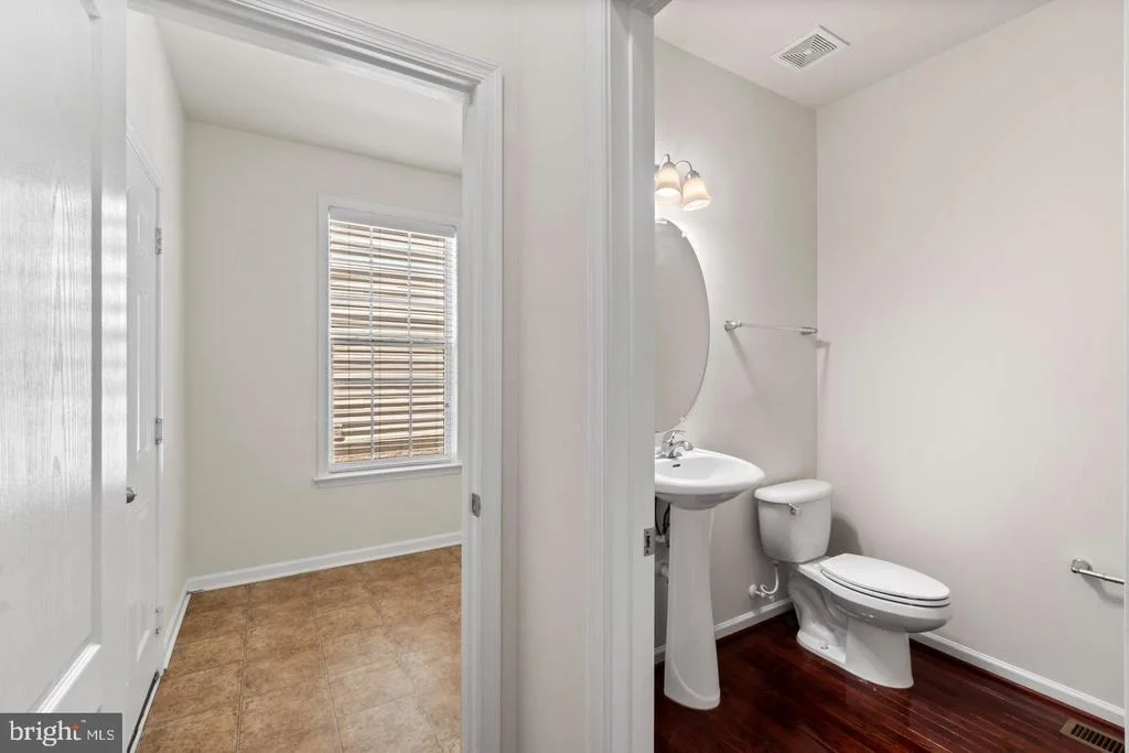 Photo of 9613 MANOR OAKS VIEW