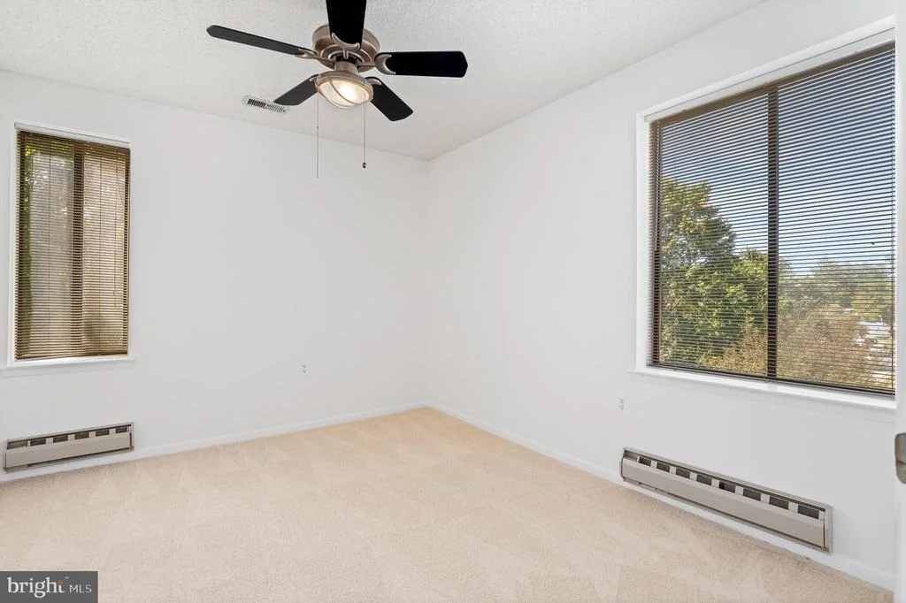 Photo of Unit 863E at 15301 PINE ORCHARD DRIVE