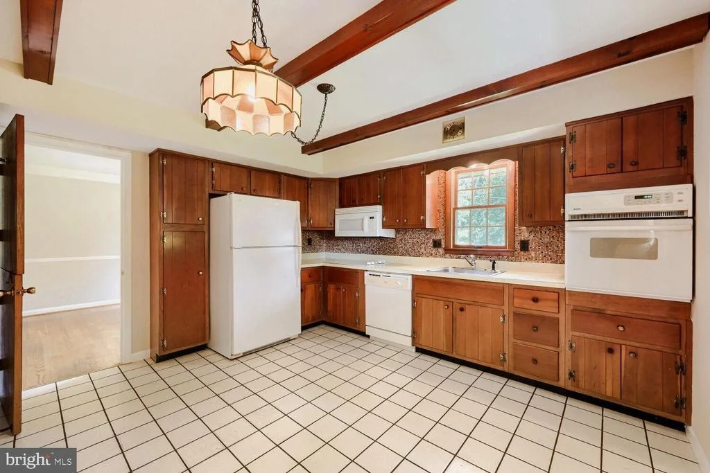 Photo of 304 PINE CIRCLE