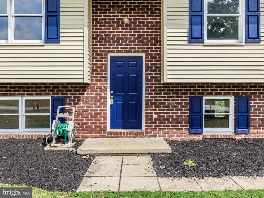 Photo of 1589 SMILEY DRIVE