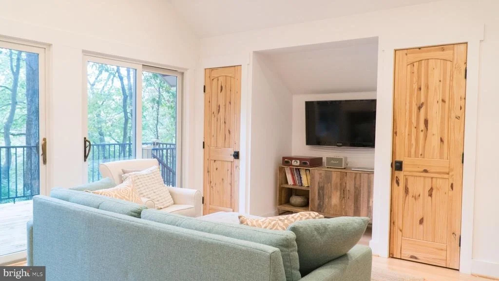 Photo of 329 DEWEY DRIVE