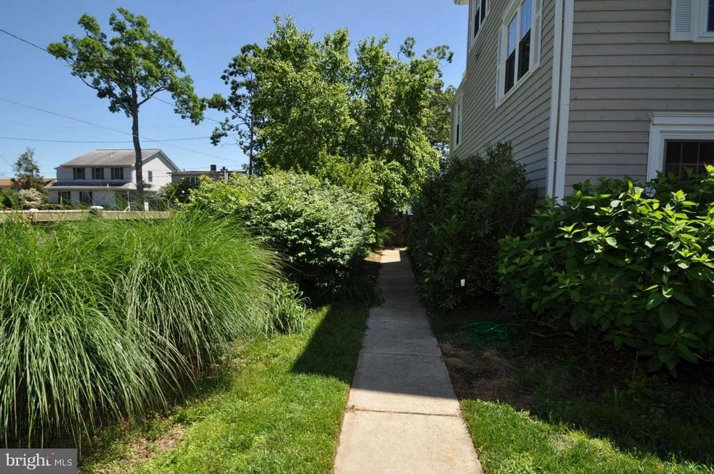 Photo of 4732 OAK ROAD