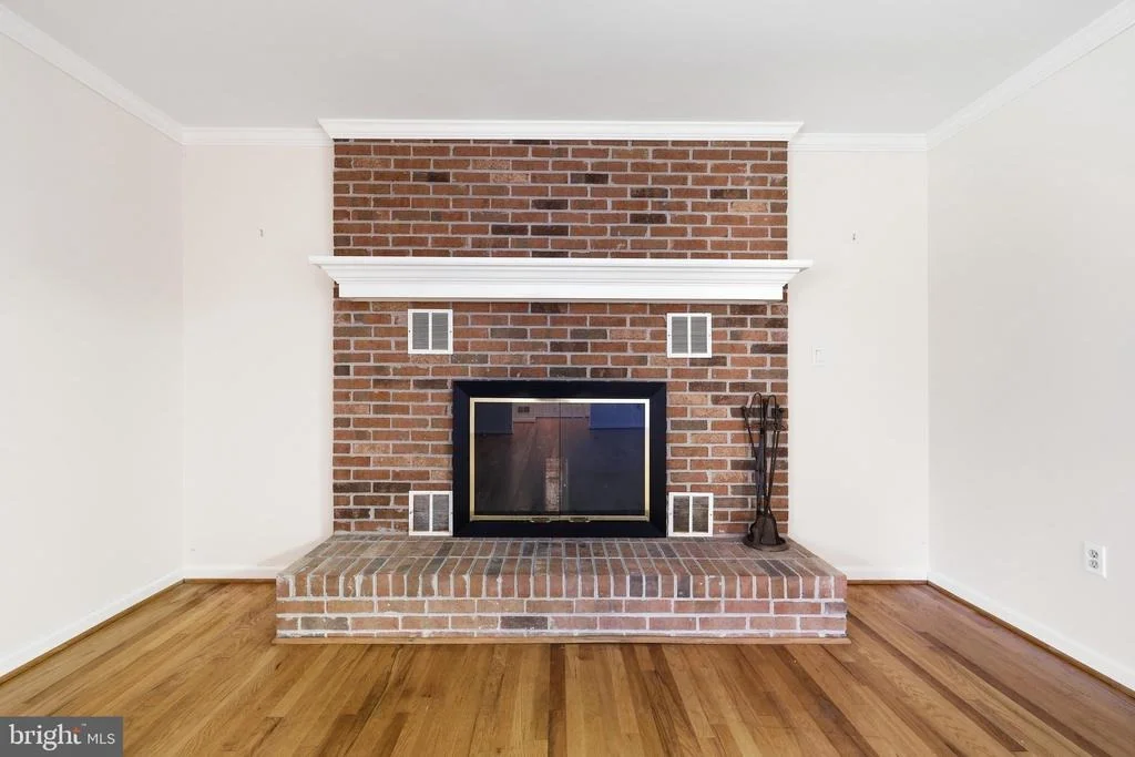 Photo of 5194 DEBRA ROAD