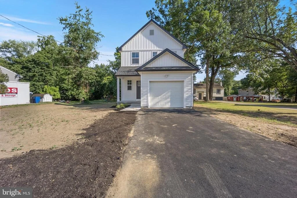 Photo of 492 ELLIS AVENUE