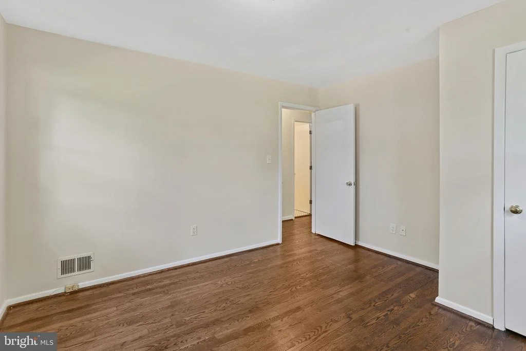 Photo of 1128 W NOLCREST DRIVE
