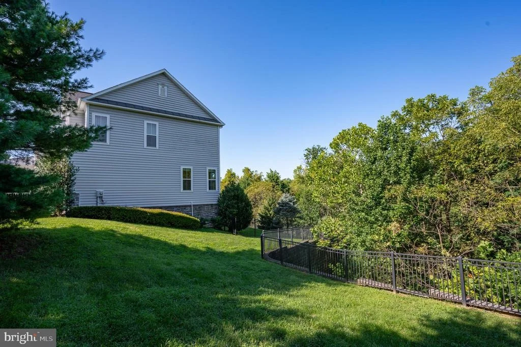Photo of 1315 VOLUNTEER DRIVE