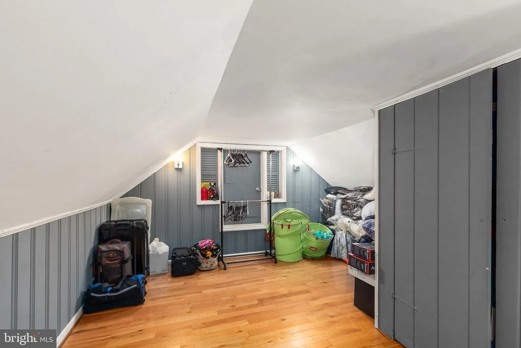Photo of 2310 PUTNAM ROAD