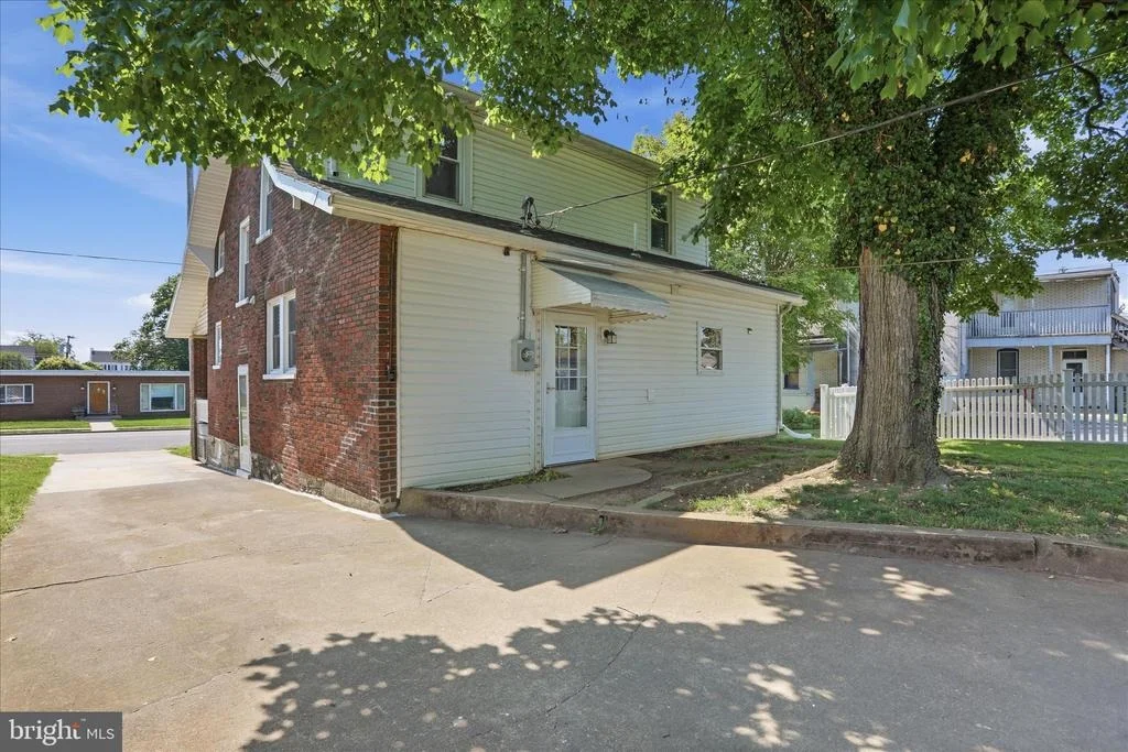 Photo of 819 SUMMIT AVENUE