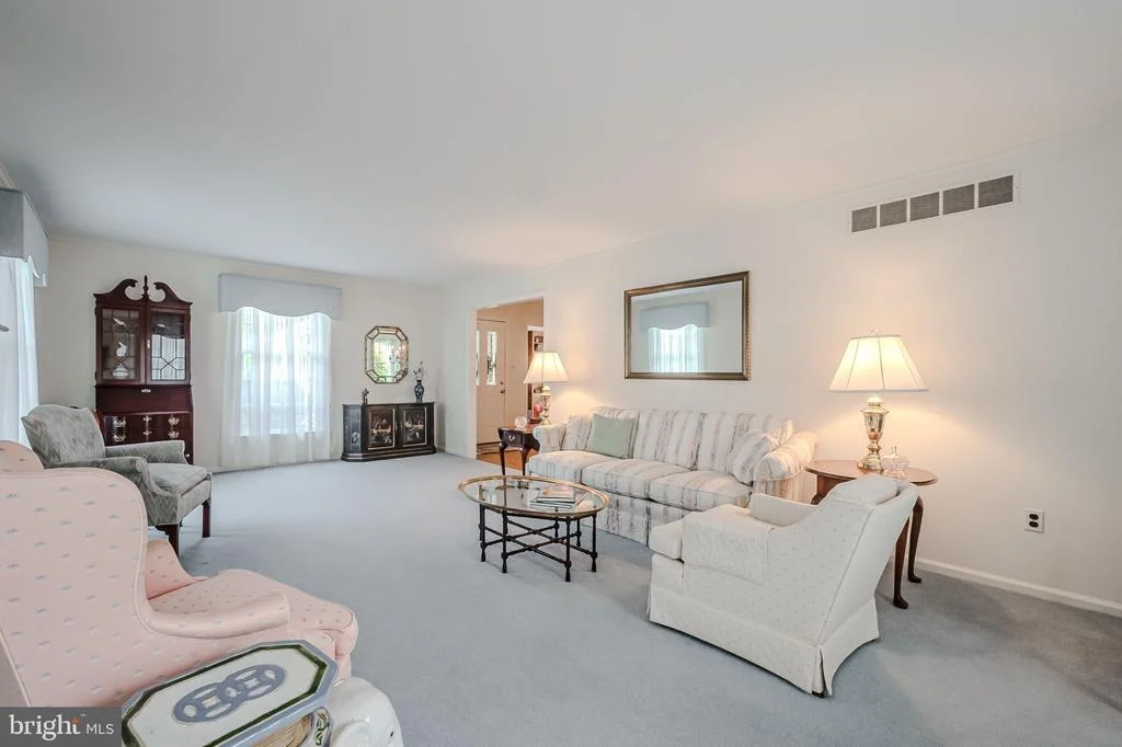 Photo of 49 TENBY CHASE DRIVE