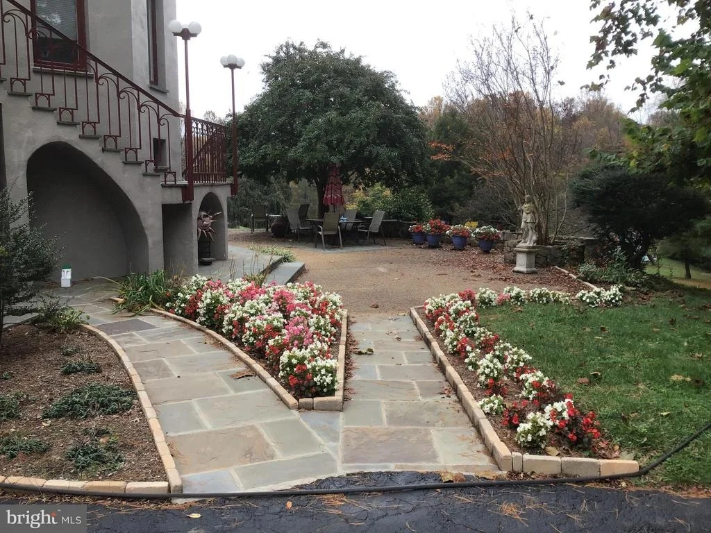 Photo of 3850 COBBLER MOUNTAIN ROAD