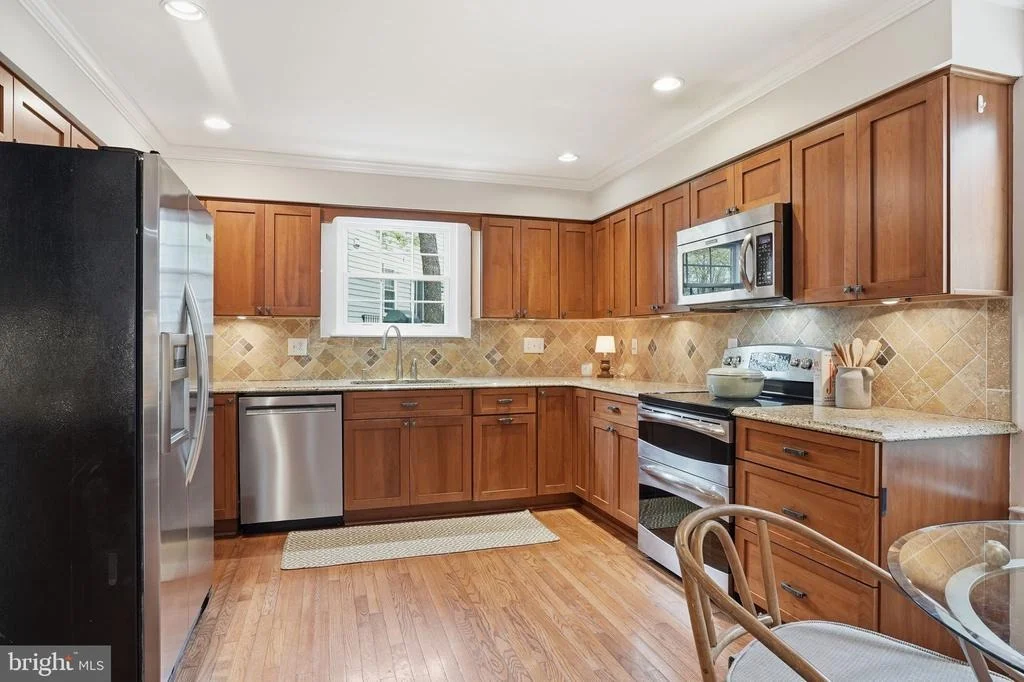 Photo of 289 COLLEGE MANOR DRIVE
