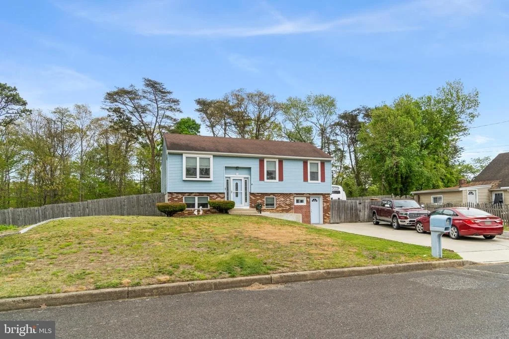 Photo of 36 MOHAWK AVENUE