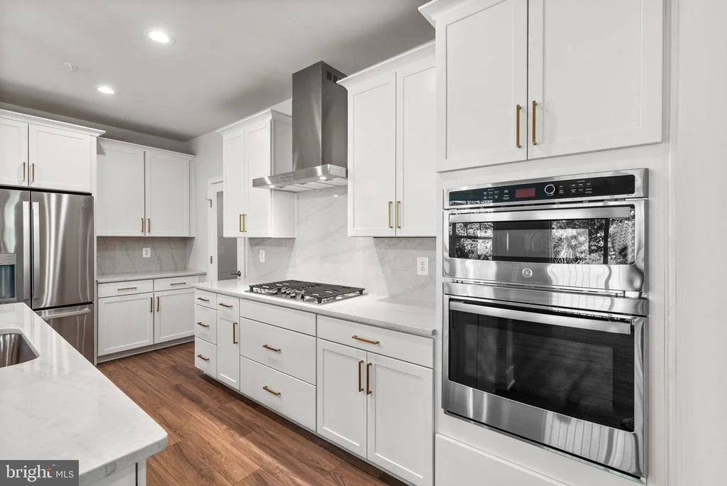 Photo of 9344 MEREDITH AVENUE