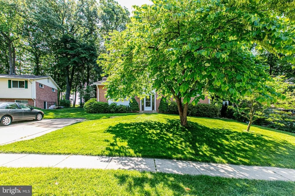 Photo of 5505 EASTBOURNE DRIVE