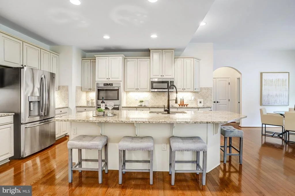 Photo of 26798 BARNSLEY PLACE