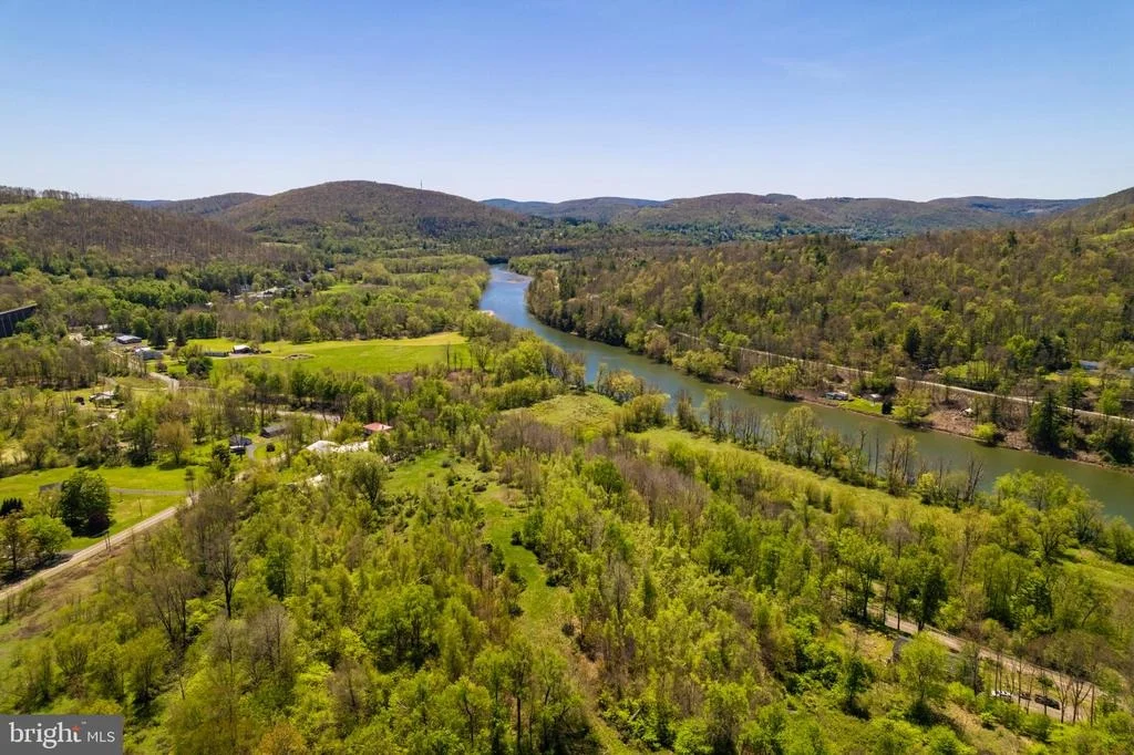 Photo of 007 STATE LINE ROAD