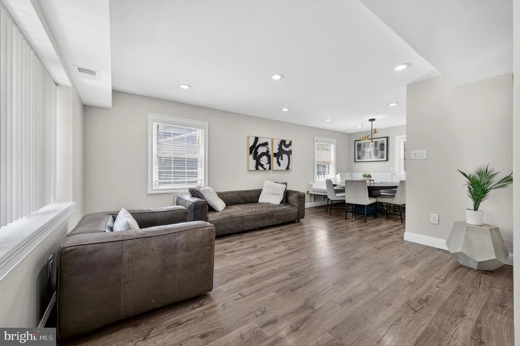 Photo of 4202 MINSTRELL LANE