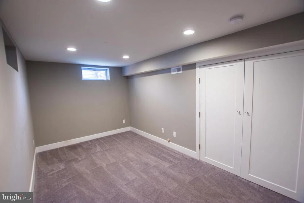 Photo of 704 W MAPLE ROAD