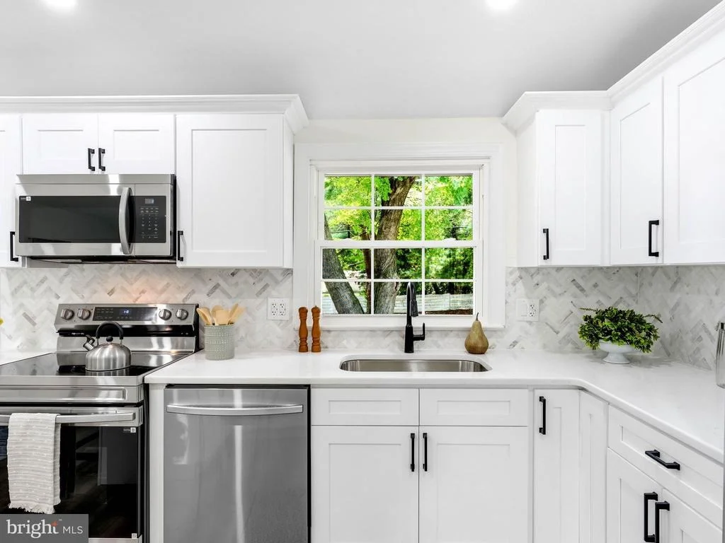 Photo of 422 BIRCH DRIVE
