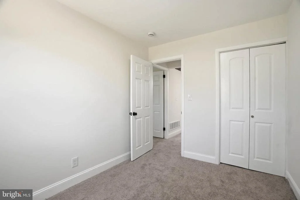 Photo of 1004 FLAGTREE LANE