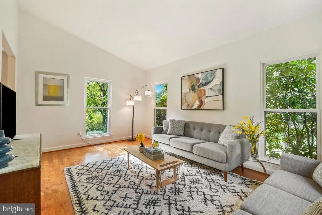Photo of 14652 WOONSOCKETT DRIVE