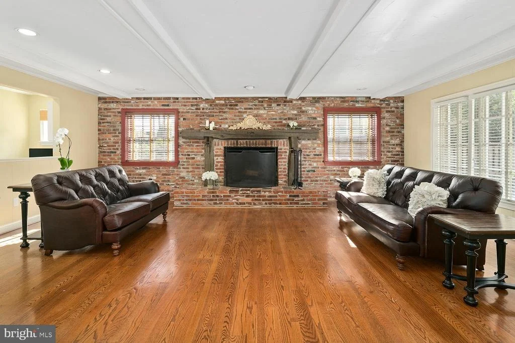 Photo of 1613 FOREST LANE