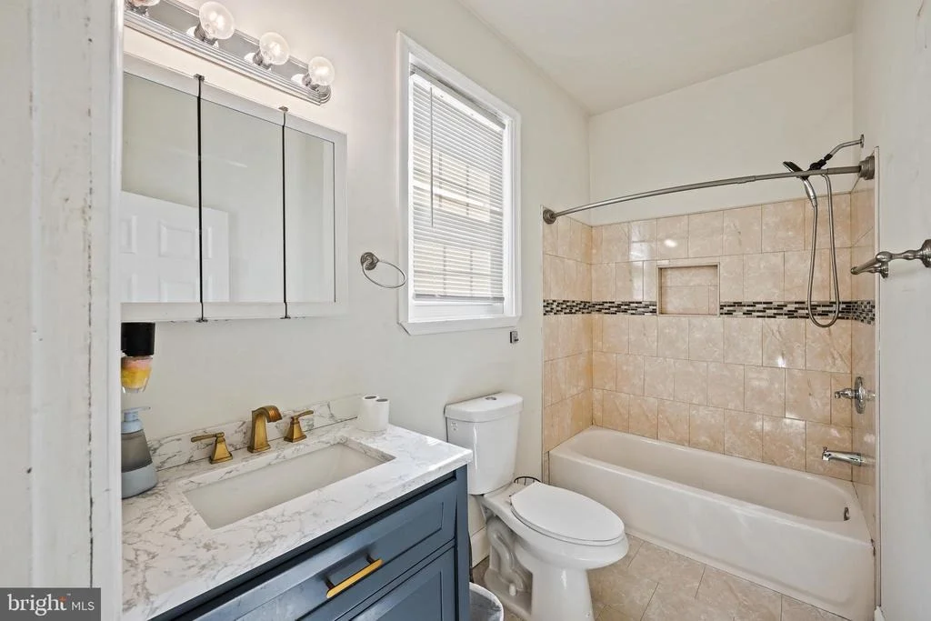 Photo of 1014 LEEDS AVENUE