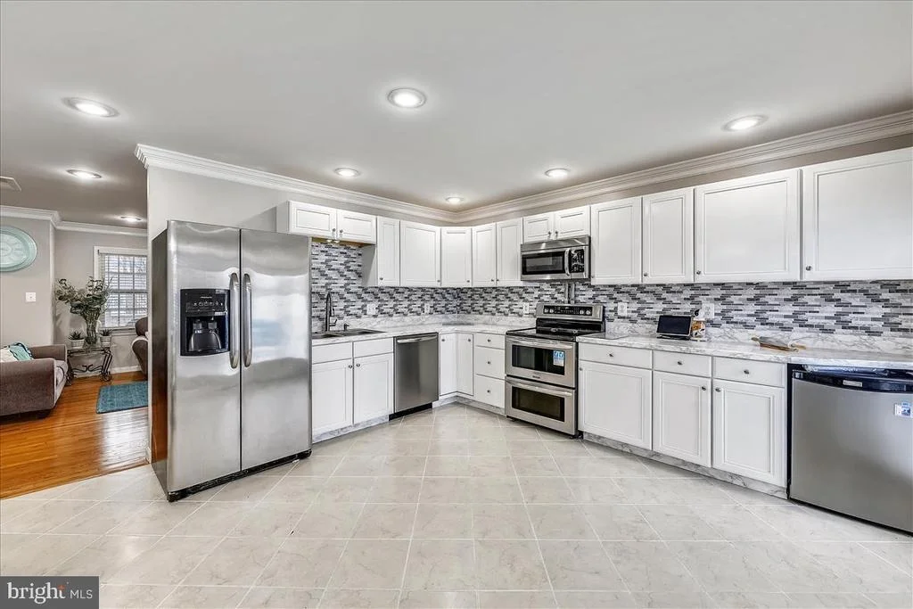 Photo of 9808 GREENVIEW LANE