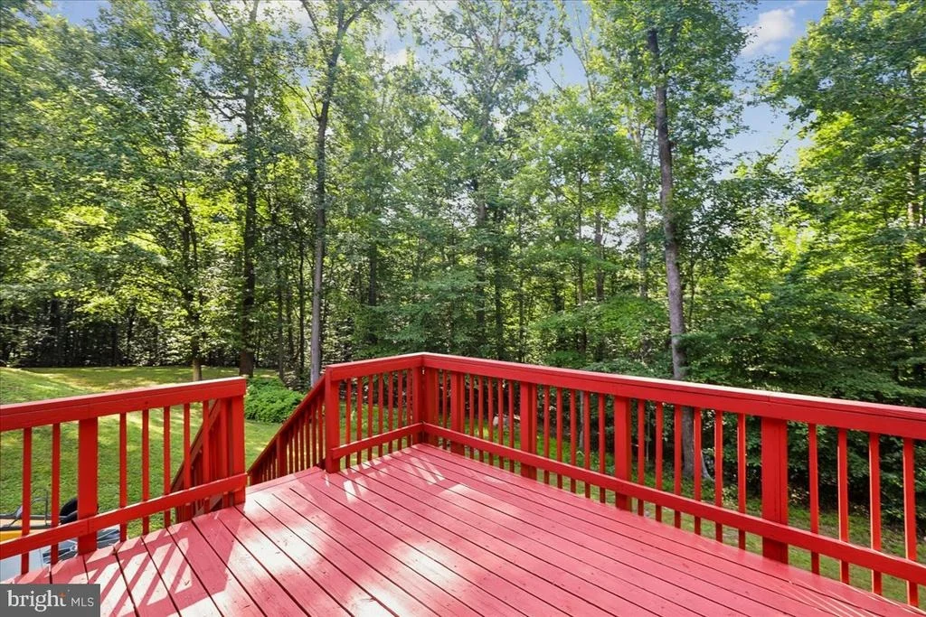Photo of 8253 HONEYSUCKLE ROAD